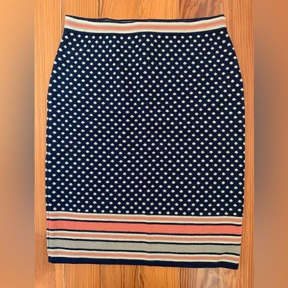 Sparrow Sweater Skirt - Picture 2 of 7